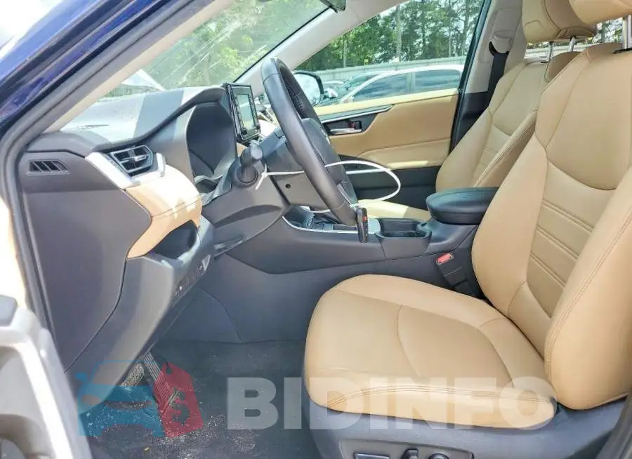 2T3C1RFV0LC042249 Photo# 7