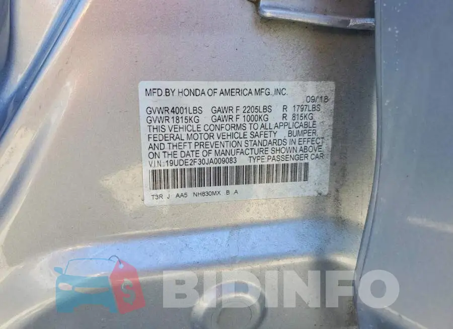 19UDE2F30JA009083 Photo# 12