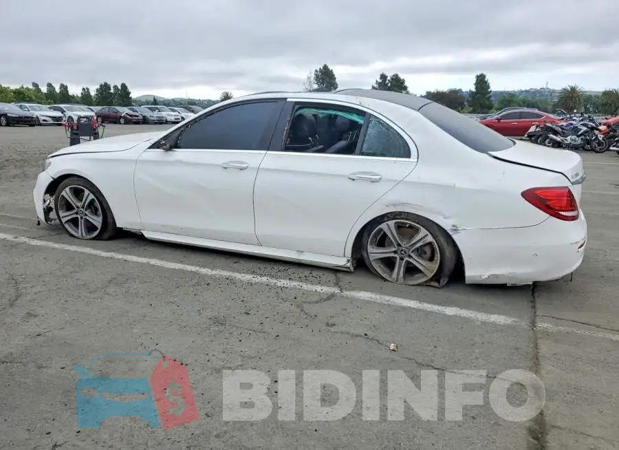 WDDZF4JB8KA506501 Photo# 2