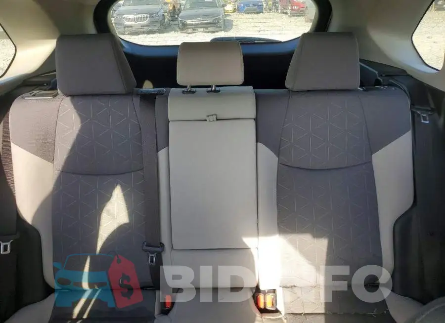 JTMW1RFV9KD042015 Photo# 10