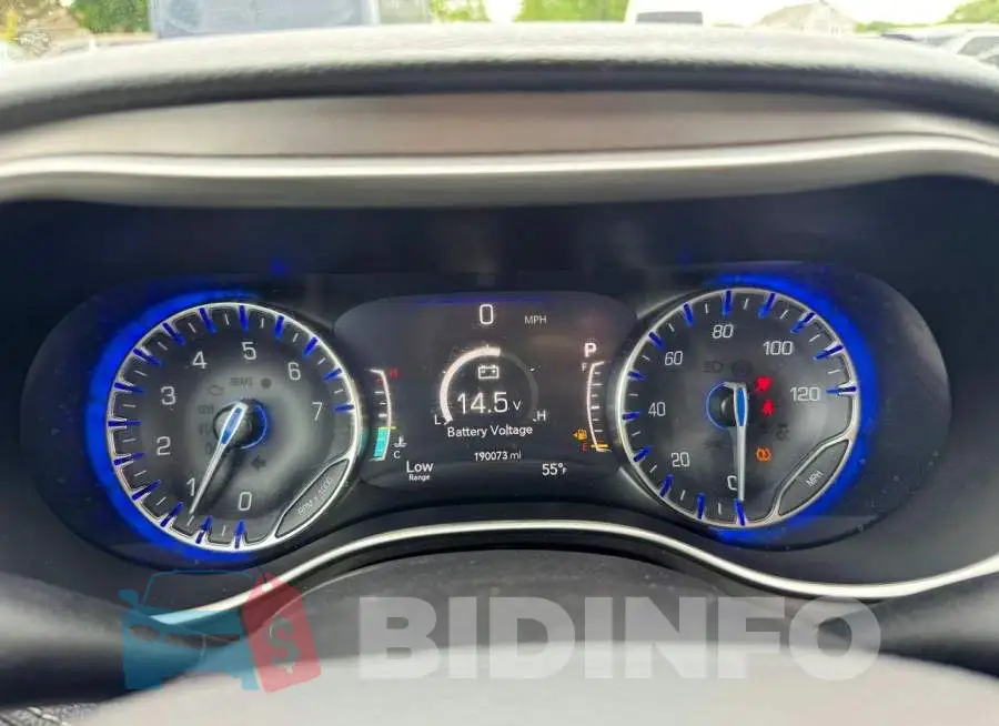 2C4RC1BG4MR538937 Photo# 8