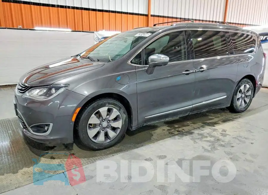 2C4RC1N76JR331327 Photo# 1