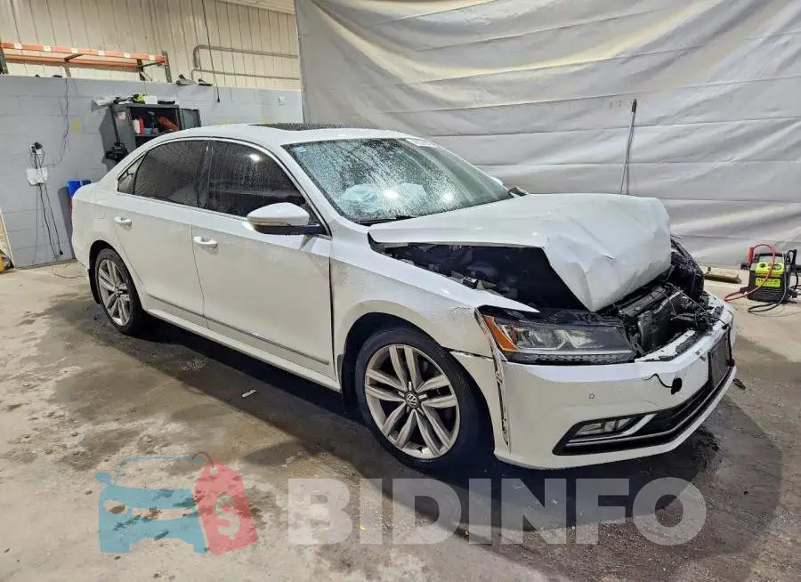 1VWGT7A3XHC023414 Photo# 4