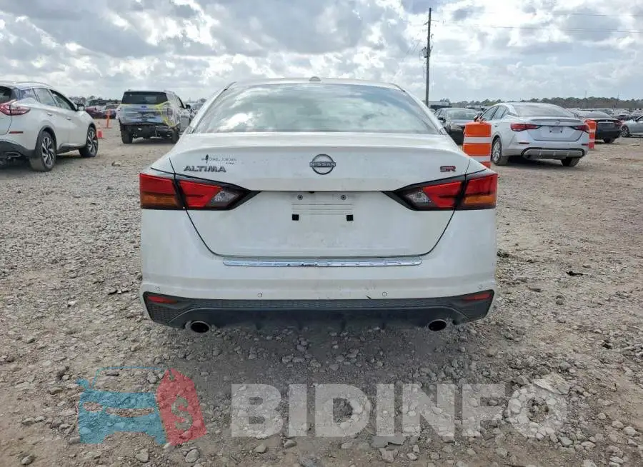 1N4BL4CV3PN422944 Photo# 6