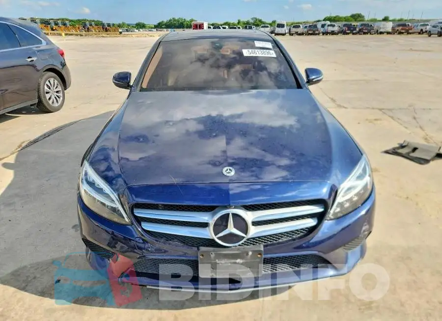 55SWF8DB2KU302332 Photo# 5