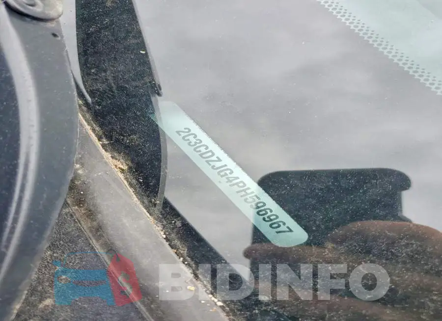 2C3CDZJG4PH596967 Photo# 12