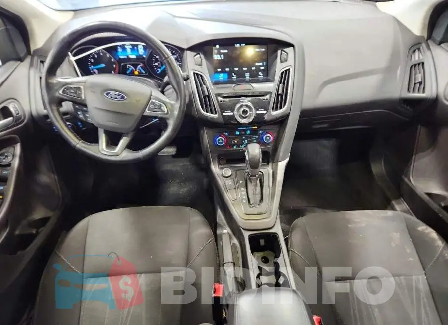 1FADP3M22HL282748 Photo# 8