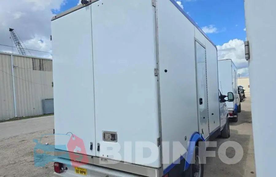 1FDWE3FK6PDD14711 Photo# 4