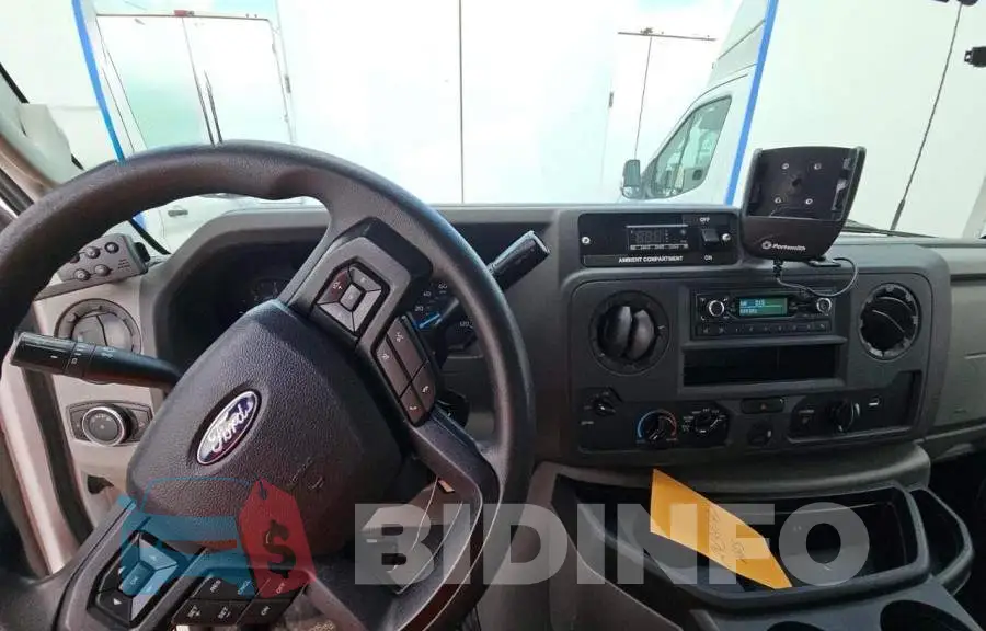 1FDWE3FK8PDD14726 Photo# 9