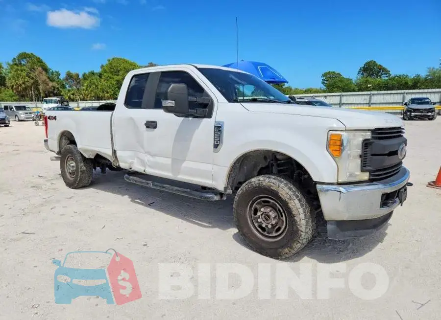 1FT7X2B68HED29972 Photo# 4