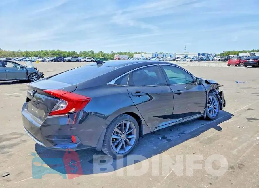 19XFC1F30LE011388 Photo# 3