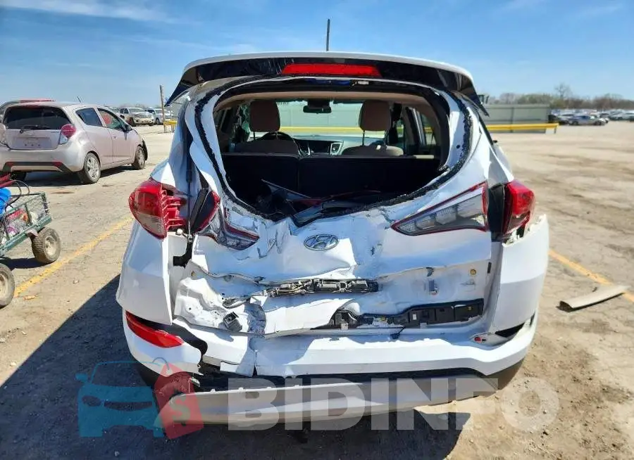 KM8J33A26HU297515 Photo# 6