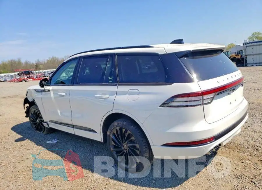 5LM5J7XC9SGL03731 Photo# 2