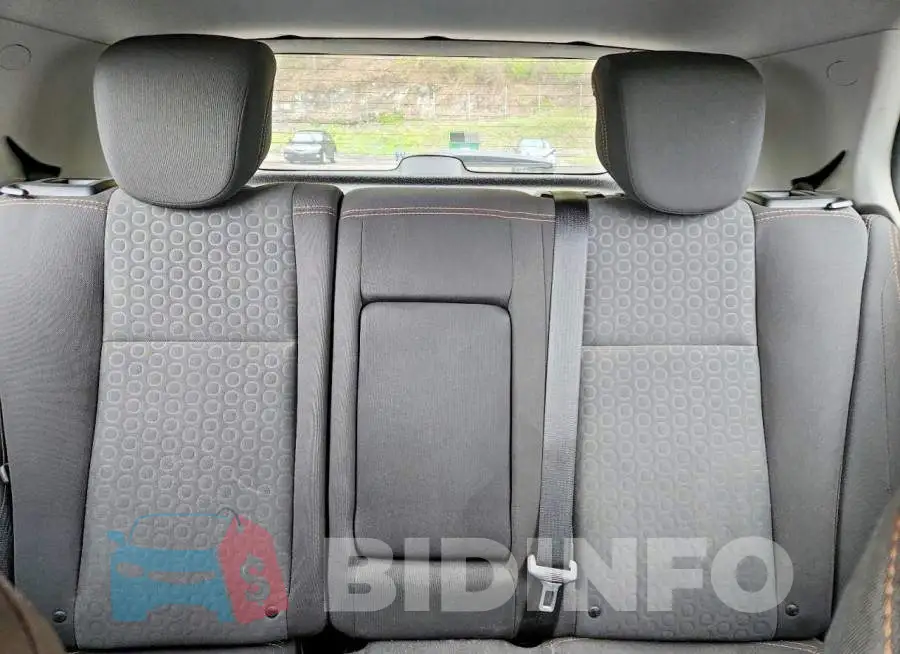 3GNCJNSB9JL310844 Photo# 10