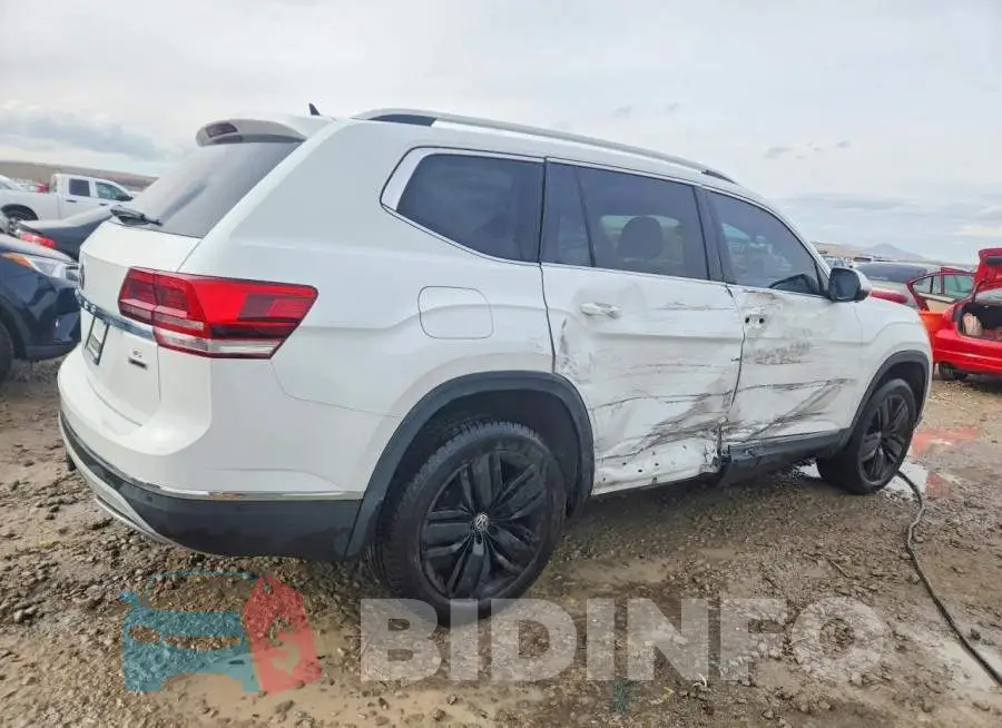 1V2NR2CA4JC564843 Photo# 3