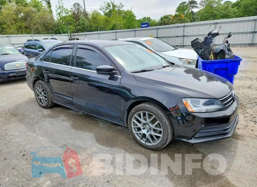 3VW167AJ2HM259887 Photo# 4