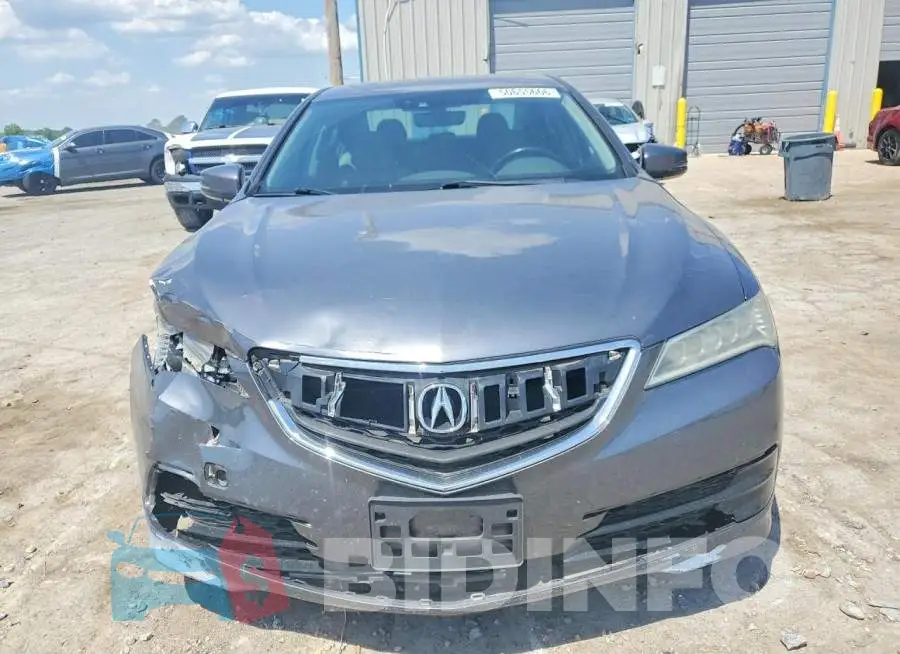 19UUB1F53HA003339 Photo# 5
