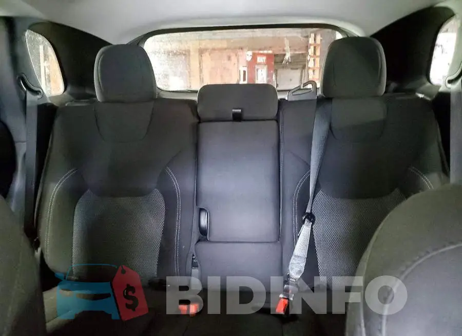 1C4PJLCB7MD189416 Photo# 10
