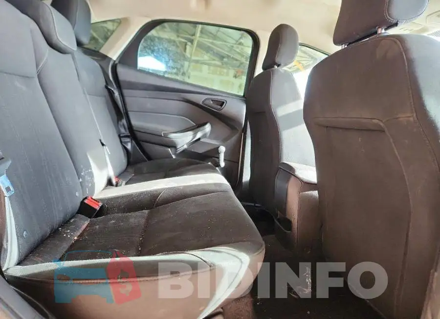 1FADP3E2XJL217537 Photo# 10