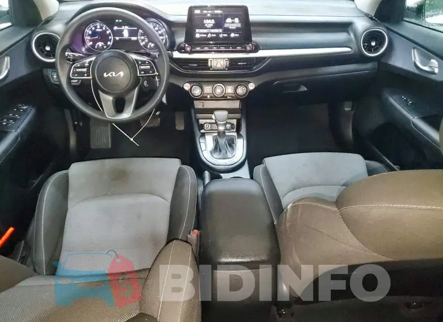 3KPF24AD8RE732085 Photo# 8