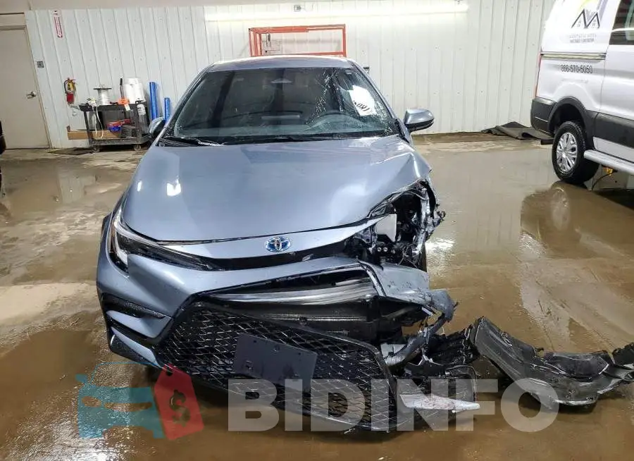 JTDBCMFE3S3073391 Photo# 5