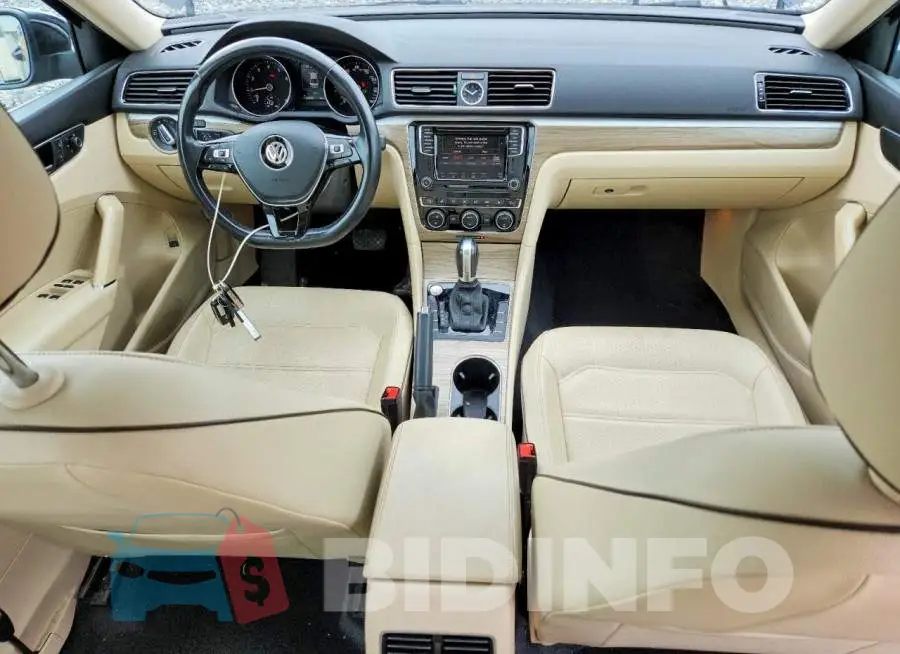 1VWGT7A32HC035072 Photo# 8