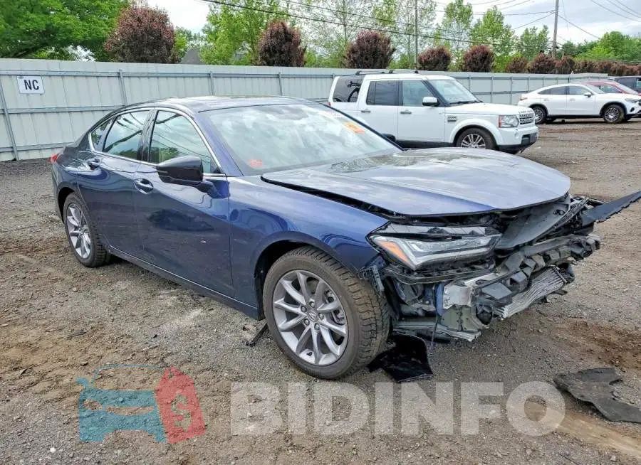 19UUB6F33NA001582 Photo# 4