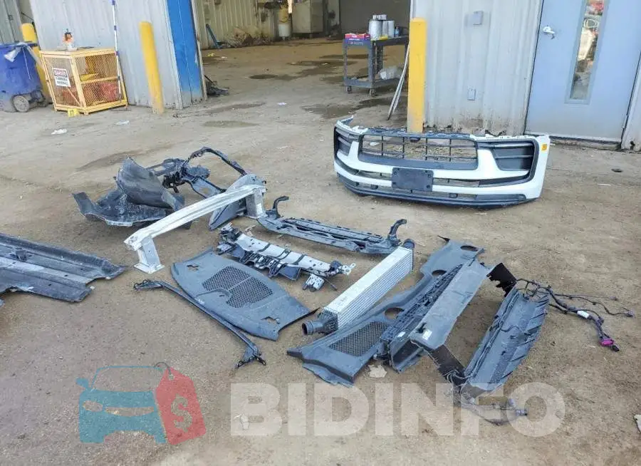 WP1AA2A55PLB12050 Photo# 12
