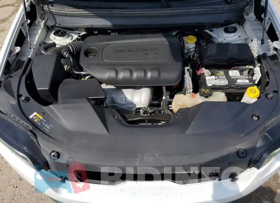 1C4PJLCB1KD469846 Photo# 12