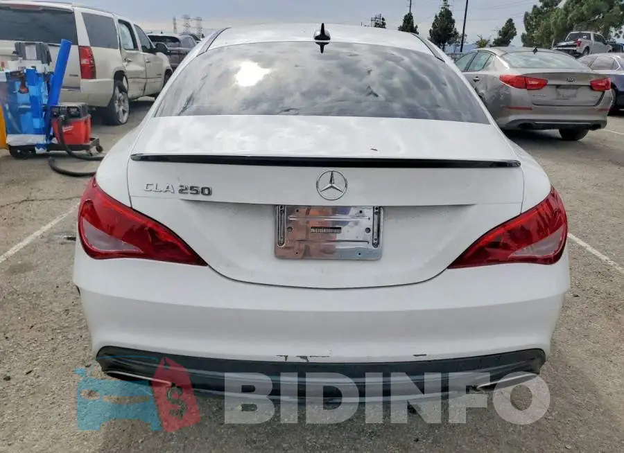 WDDSJ4EB8JN689352 Photo# 6