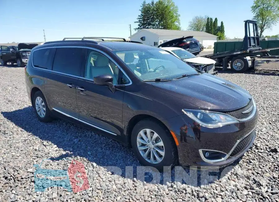 2C4RC1BG9HR525428 Photo# 4