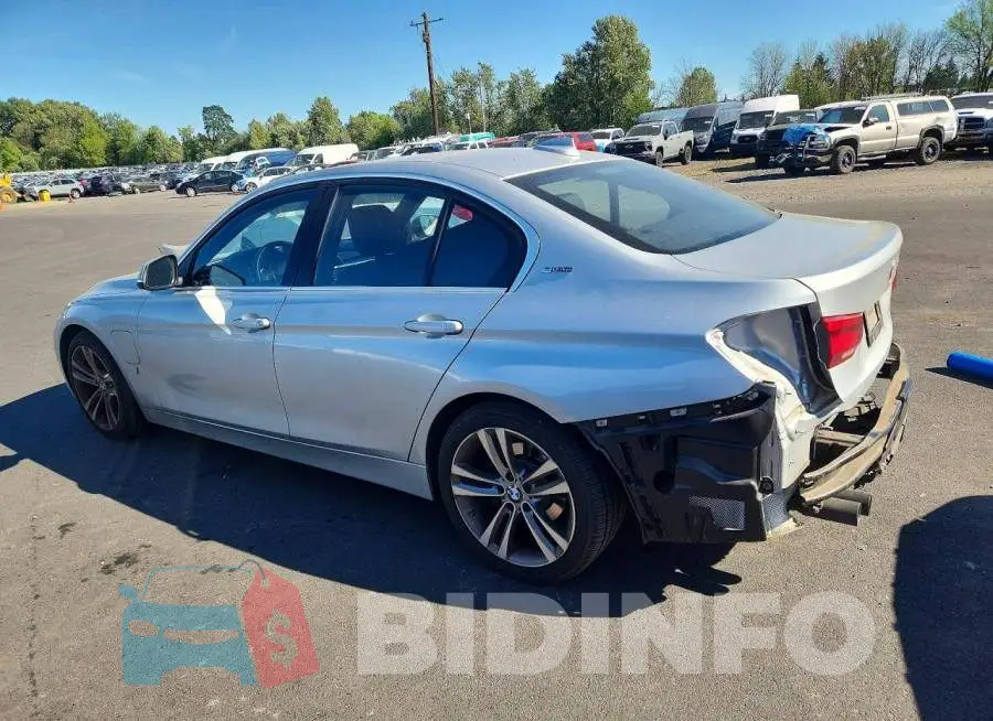 WBA8E1C3XHA156324 Photo# 2