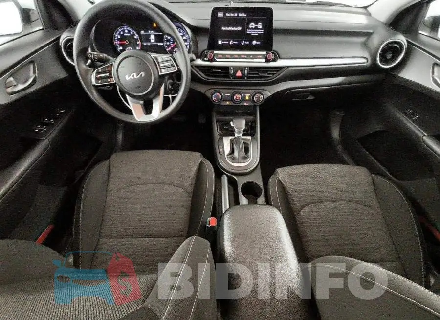 3KPF24AD1PE650096 Photo# 8