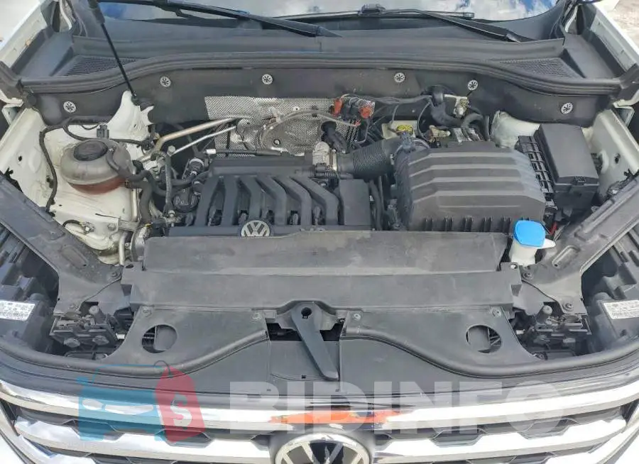 1V2YE2CA6LC220183 Photo# 12