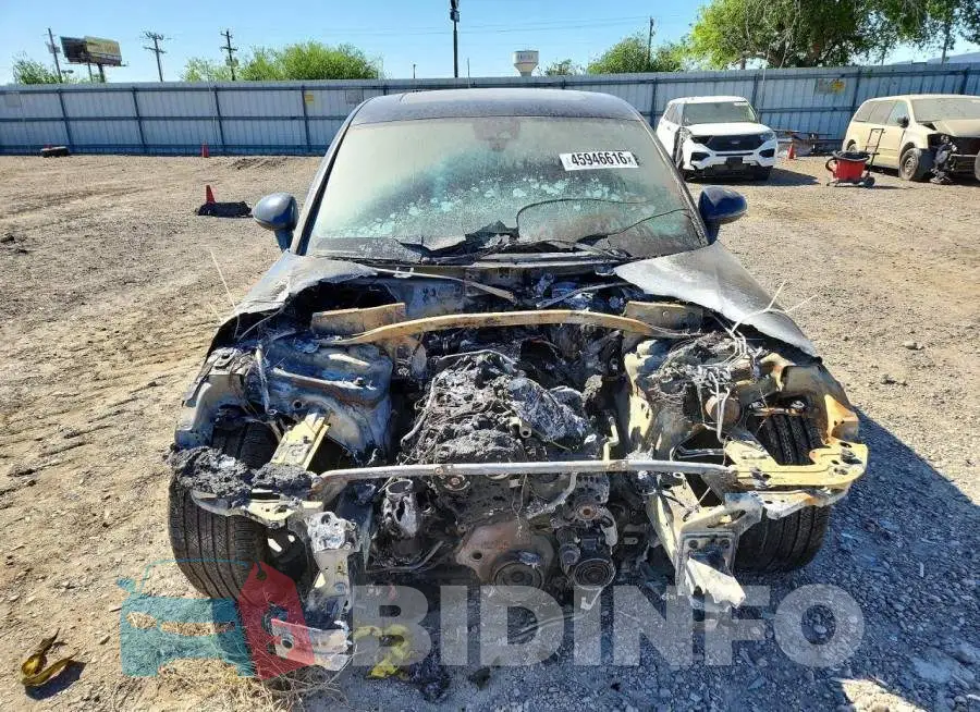 WP1AA2A57JLB20318 Photo# 5