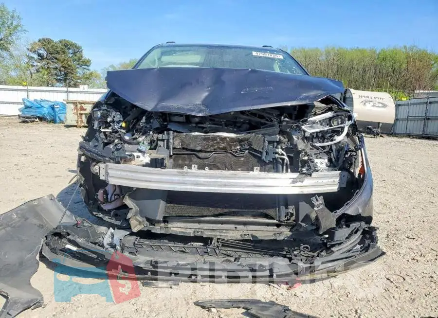 2C4RC1BG9NR178324 Photo# 5