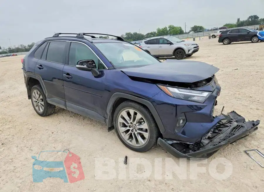 2T3C1RFV4RW328239 Photo# 4