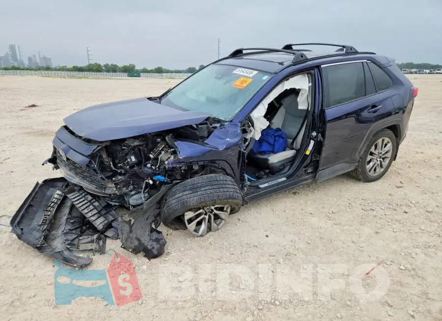 2T3C1RFV4RW328239 Photo# 1