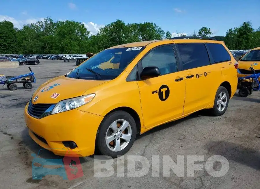5TDKZ3DC4HS876552 Photo# 1