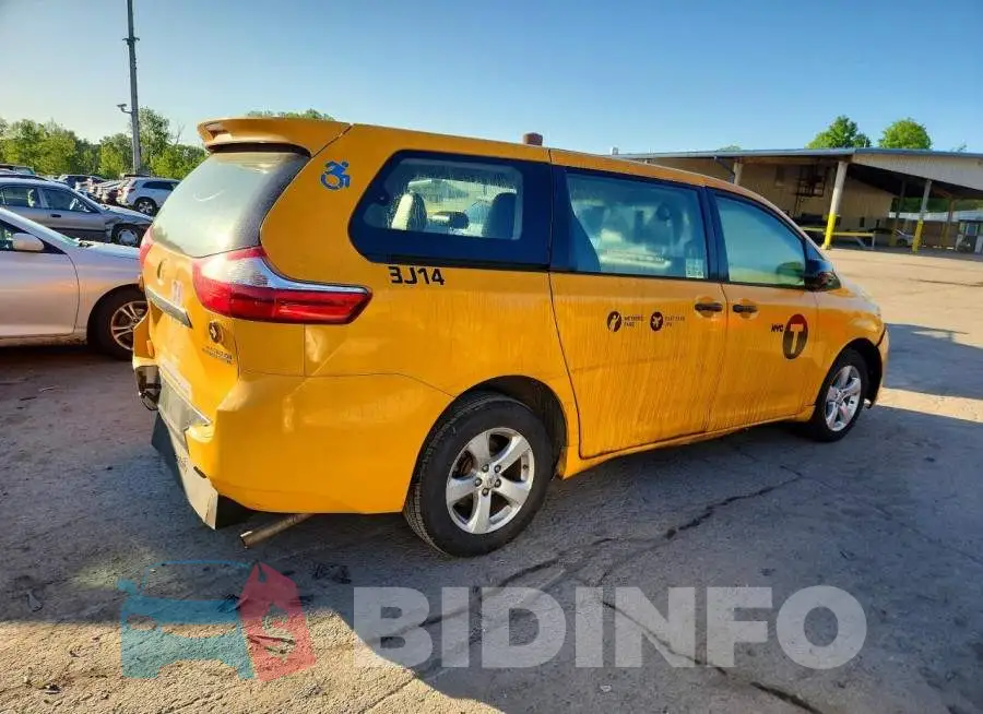 5TDZZ3DC1HS856239 Photo# 3