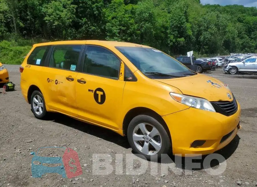 5TDZZ3DC6HS875823 Photo# 4