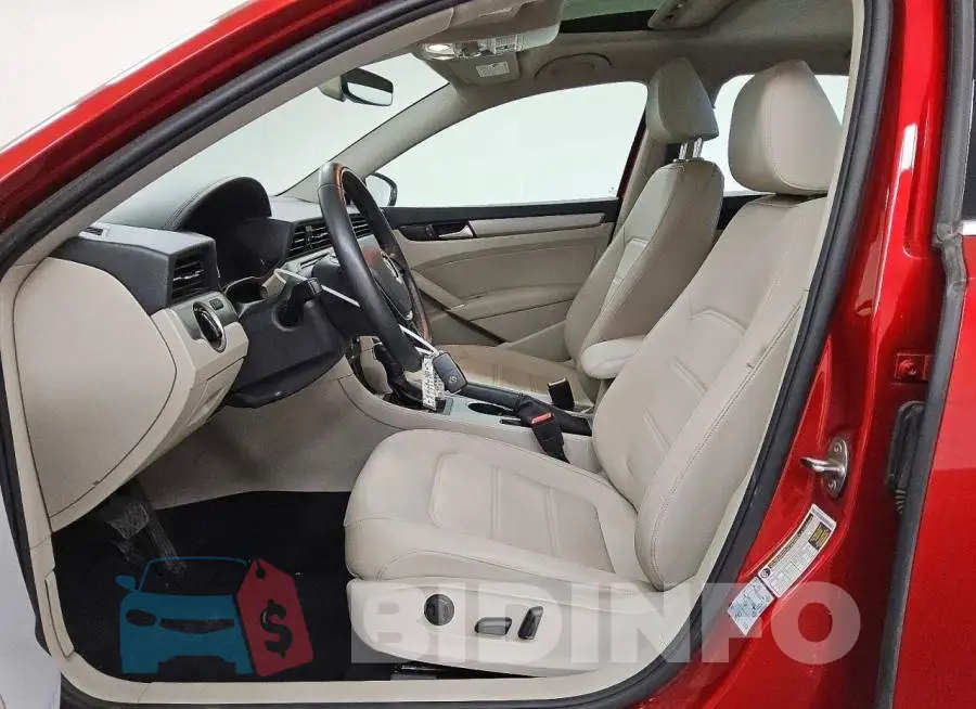 1VWSA7A32MC018802 Photo# 7