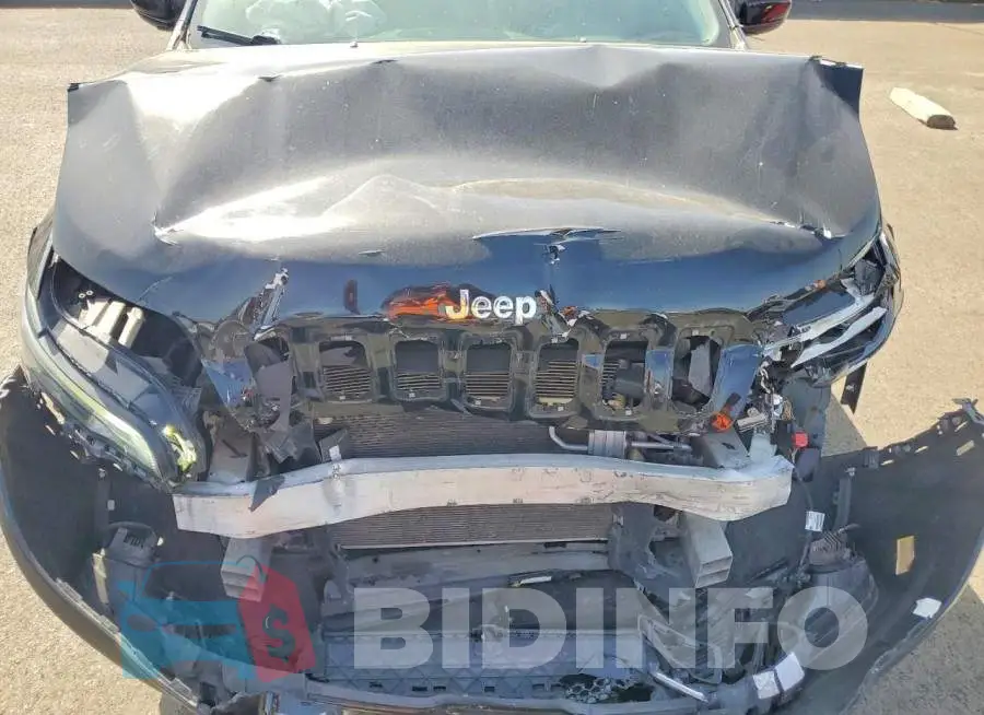 1C4PJLCB5KD109043 Photo# 12