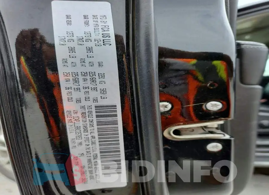1C4PJLLB8KD357853 Photo# 13