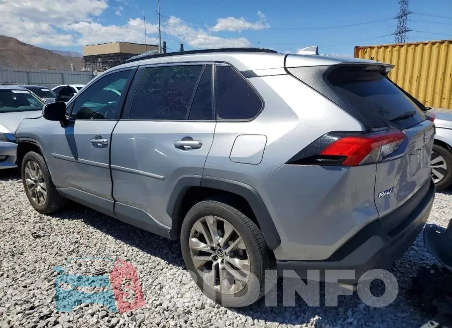 2T3C1RFV8MC127079 Photo# 2