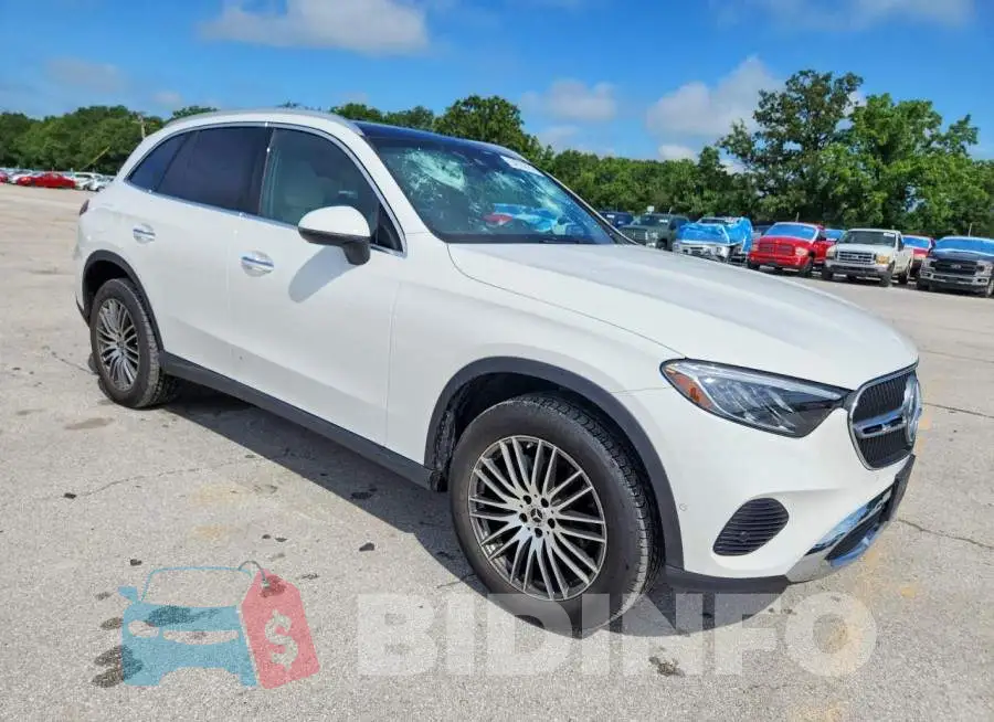 W1NKM4HB4RF232002 Photo# 4