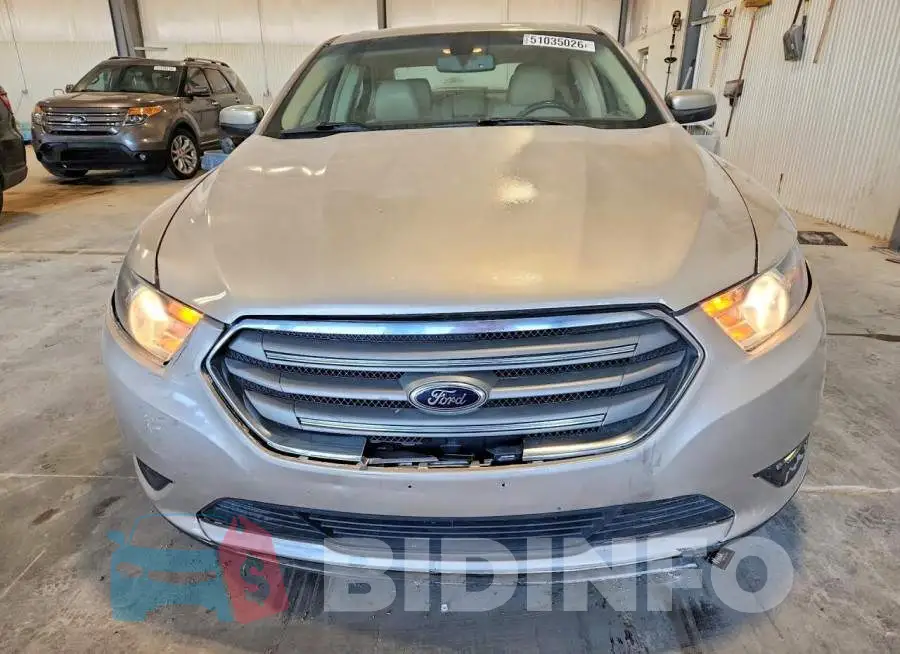 1FAHP2E82JG112015 Photo# 5