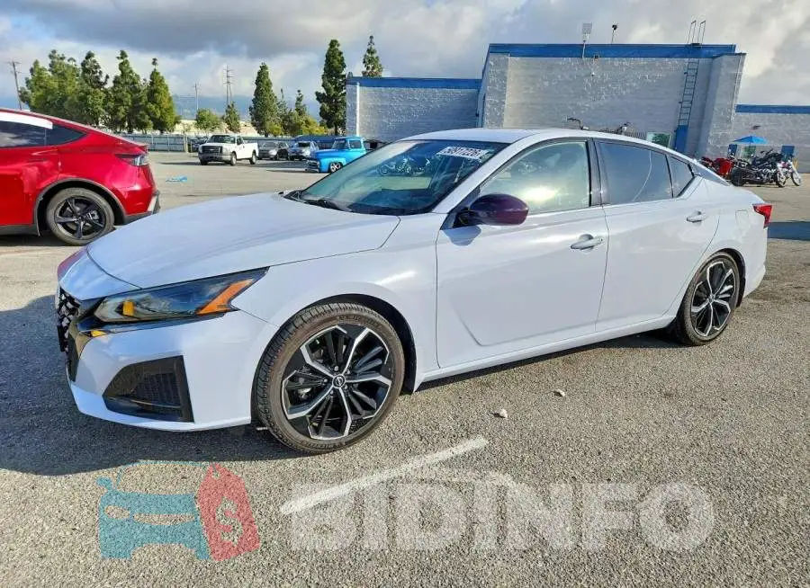 1N4BL4CV2PN382887 Photo# 1