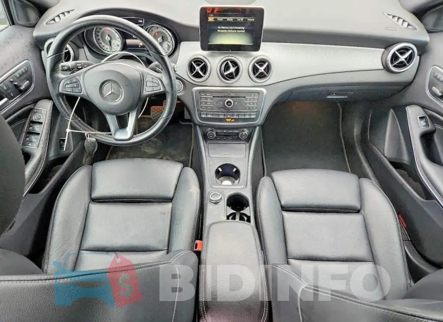 WDCTG4GB5HJ357827 Photo# 8