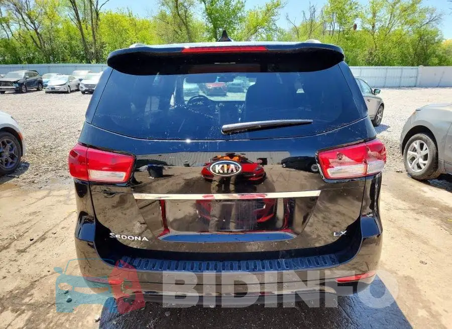 KNDMB5C1XJ6385952 Photo# 6